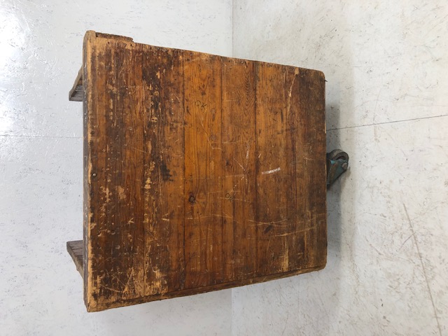 Antique factory trolly, industrial wooden porter trolly designed to take removable trays, thick pine - Image 5 of 13