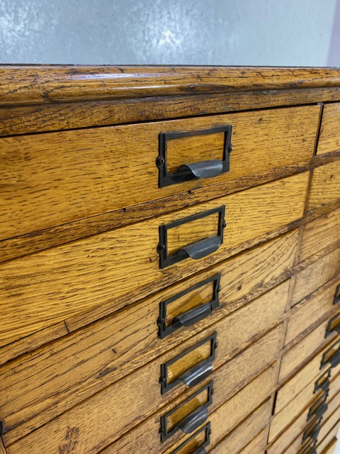 Light oak specimen cabinet with two flights of 14 narrow drawers with metal cup handles with - Image 5 of 15