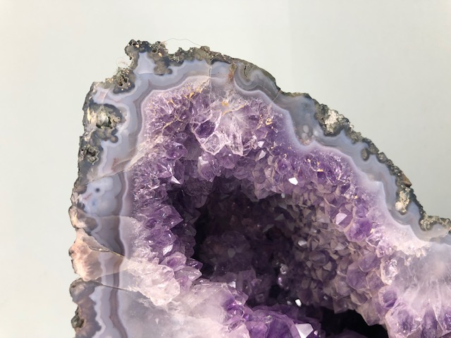Geological, Crystal , Fossil interest, Madagascan Amethyst crystal cathedral approximately 25cm - Image 5 of 11