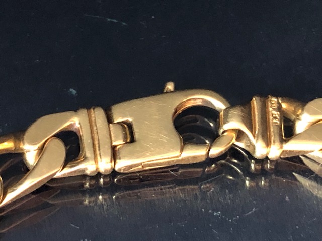 18ct Gold curb link bracelet stamped 750 with good clasp approx 21cm in length and 39.6g - Image 3 of 4