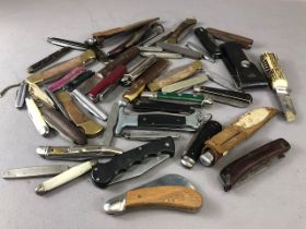 knife collectors interest, a quantity of vintage pocket, folding and sheath knives, British and