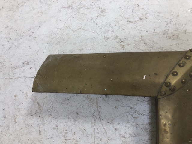 Brass studded fireplace fender, approx: 146cm x 42cm - Image 4 of 6