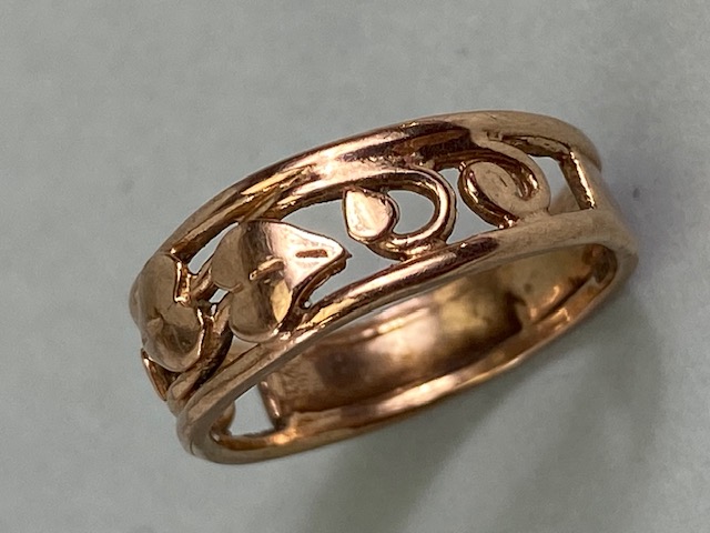 9ct Gold welsh Clogau Rose gold ring with heart shaped pierced design approx size 'K' and 2.5g - Image 2 of 3
