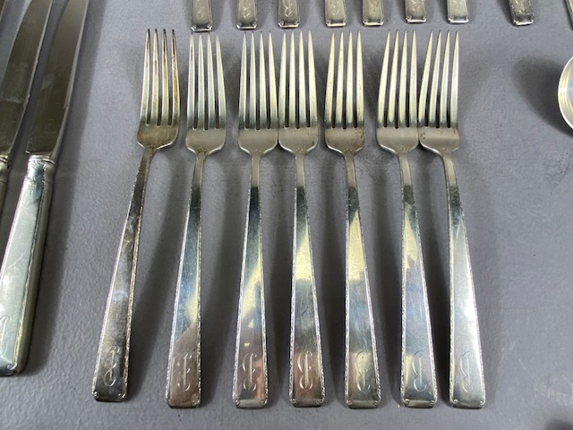 Canteen of American silver cutlery Old Lace pattern all marked STERLING & comprising: 14 small - Image 17 of 28