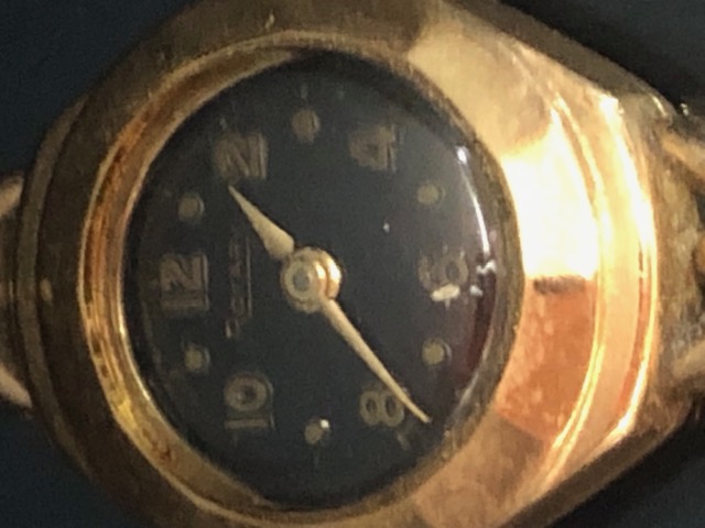 9ct Gold wristwatch by Rotary with Black face and Gold numerals and batons with rolled gold strap - Image 3 of 7