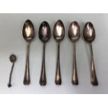 Victorian hallmarked 1886 salt spoon and five hallmarked silver rat tail teaspoons total weight