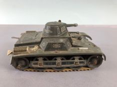 Vintage Toys, Pre war German tin plate clockwork tank marked Gescha Patent, with associated key,