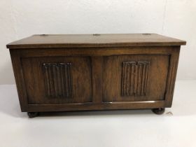 Oak Linen Fold chest with hinged lid approx 90 x 43 x 45cm