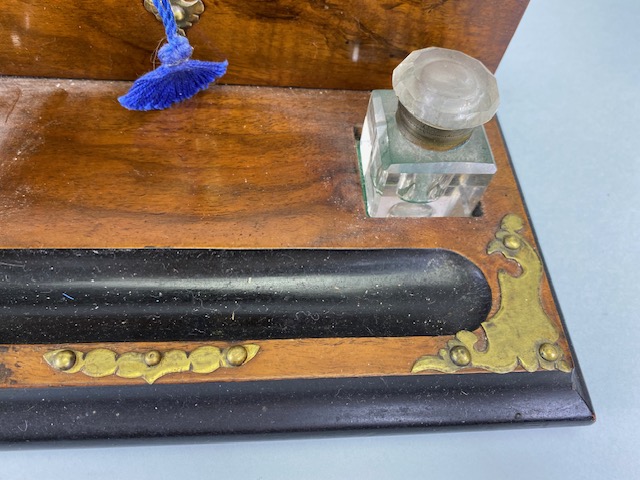 Antique desk set, late Victorian flame mahogany desk set comprising of a brass mounted letter - Image 5 of 9