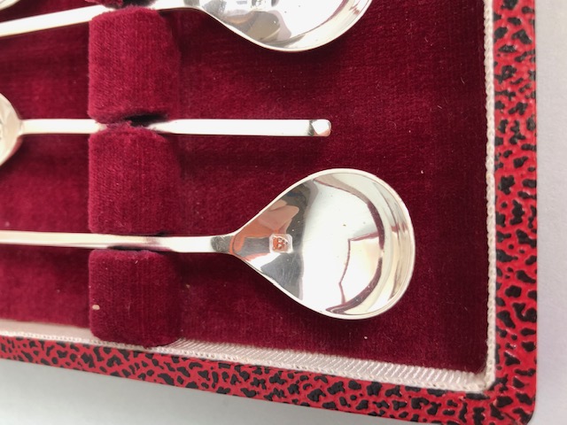 Silver hallmarked coffee spoons, six in total, boxed and hallmarked for London by maker Francis - Image 3 of 8