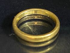 22ct Gold band approx size 'I' and 3.1g