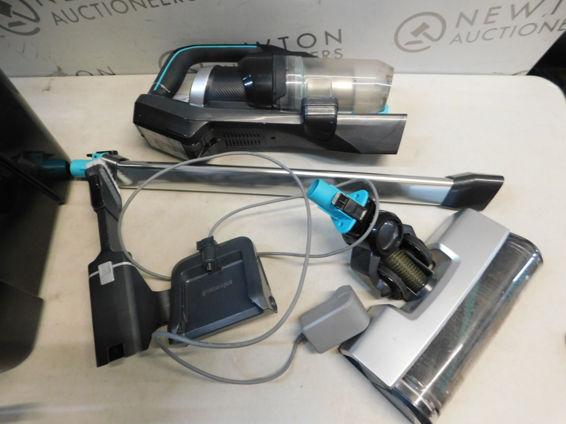 1 BISSELL ICON 25V CORDLESS VACUUM CLEANER RRP Â£349.99
