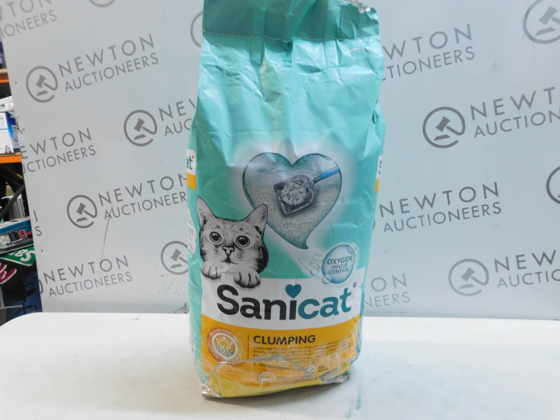 1 BAG OF SANICAT CLUMPING UNSCENTED 16L APPROX CAT LITTER RRP Â£19.99