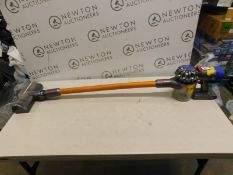 1 DYSON V8 ABSOLUTE DIGITAL SLIM VACUUM CLEANERWITH RRP Â£499