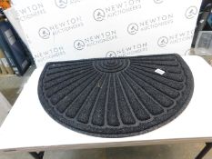 1 RUBBERISED ENTRANCE MAT RRP Â£14.99