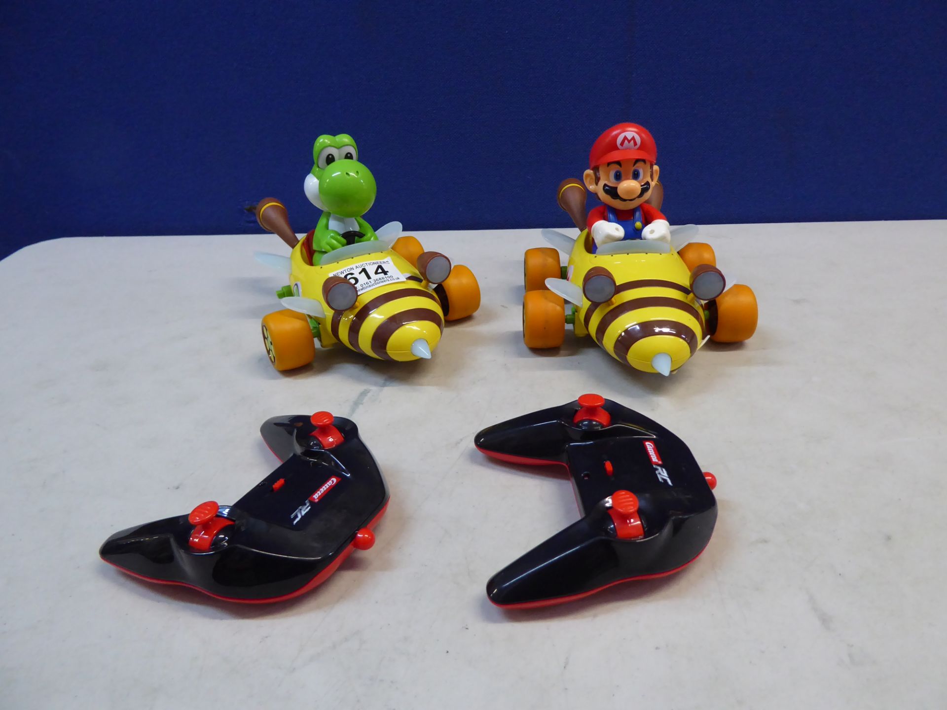 1 MARIO KART TWIN PACK MARIO & YOSHI REMOTE CONTROL CARS RRP Â£69.99