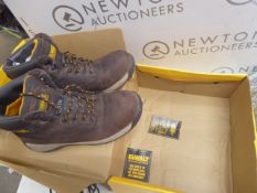 1 BOXED DEWALT INDUSTRIAL FOOTWEAR MASON BOOTS UK SIZE 8 RRP Â£59