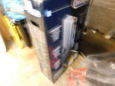 1 BOXED DELONGHI RADIA S OIL FILLED 1.5KW RADIATOR GREY RRP Â£129