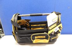 1 DEWALT OPEN TOTE TOOL STORAGE BAG RRP Â£45.99