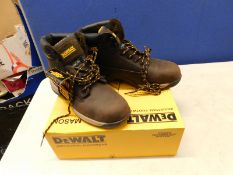 1 PAIR OF MENS DEWALT WORK BOOTS DIFFERENT SIZES 1 UK SIZE 11 AND 1 UK SIZE 11 RRP Â£59