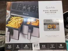 1 BOXED SUR LA TABLE DUAL BASKET AIR FRYER, 7.6L RRP Â£129