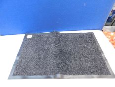 1 RUBBERISED ENTRANCE MAT RRP Â£29.99