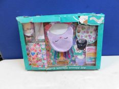 1 PACKED SQUISHMALLOW STATIONERY SUPER SET, ALL ABOUT SQUISH (6+ YEARS) RRP Â£39