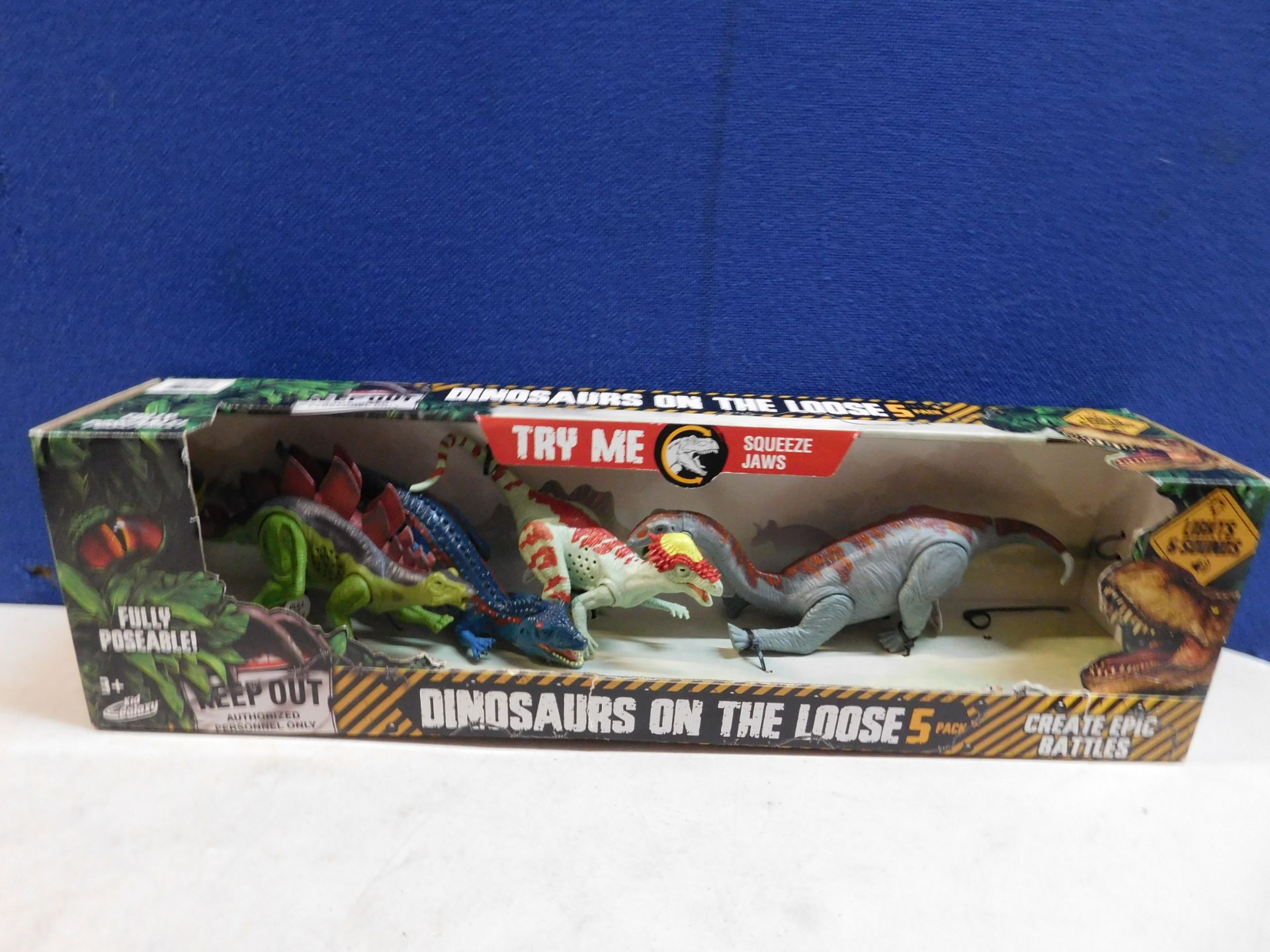 1 BOXED DINOSAURS ATTACK TOYS RRP Â£29