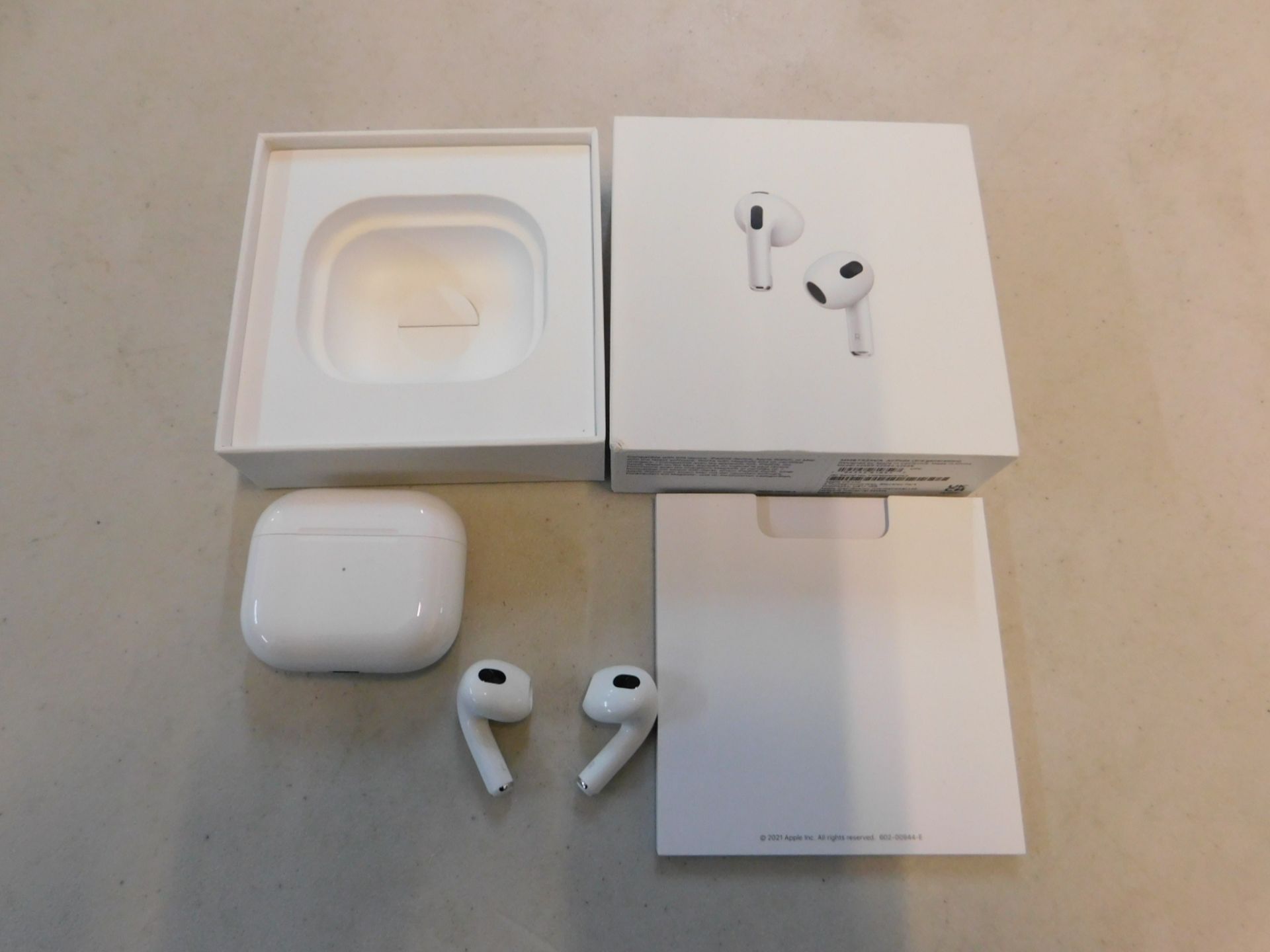 1 BOXED PAIR OF APPLE AIRPODS PRO BLUETOOTH EARPHONES WITH WIRELESS CHARGING CASE RRP Â£249.99 ( - Image 2 of 2