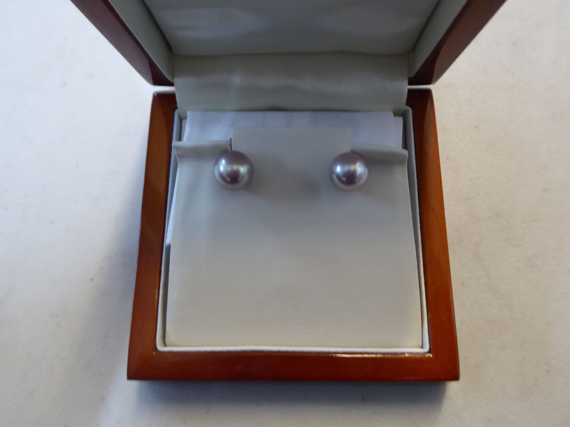 1 BOXED ROUND CULTURED FRESHWATER PEAR STUD EARRINGS ON 18CT WHITE GOLD RRP Â£129.99