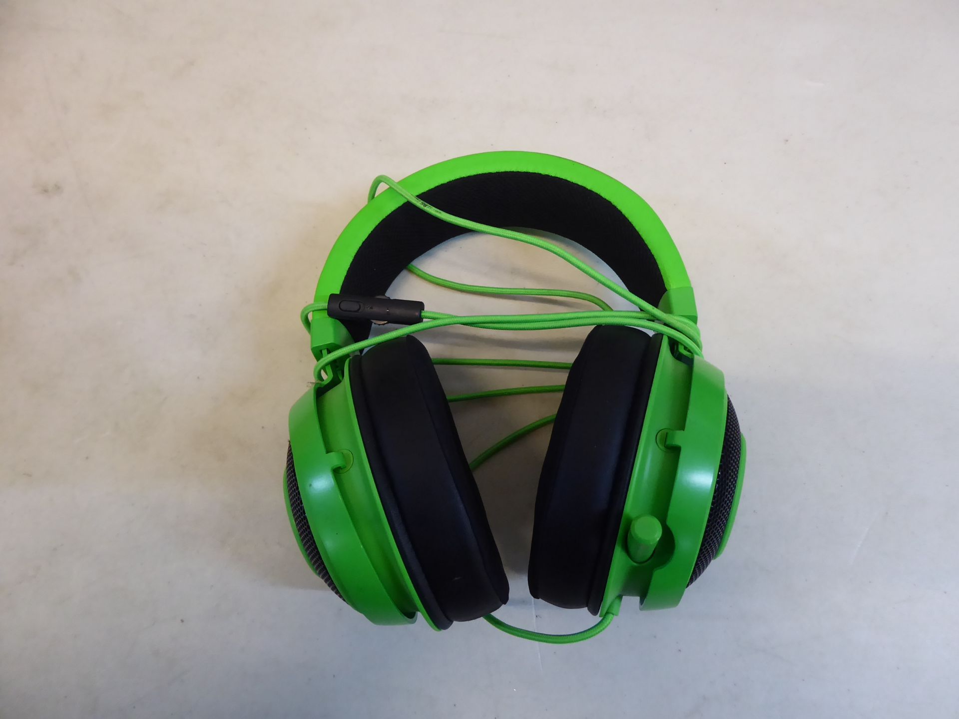 1 RAZER KRAKEN GAMING HEADSET IN GREEN RRP Â£64.99