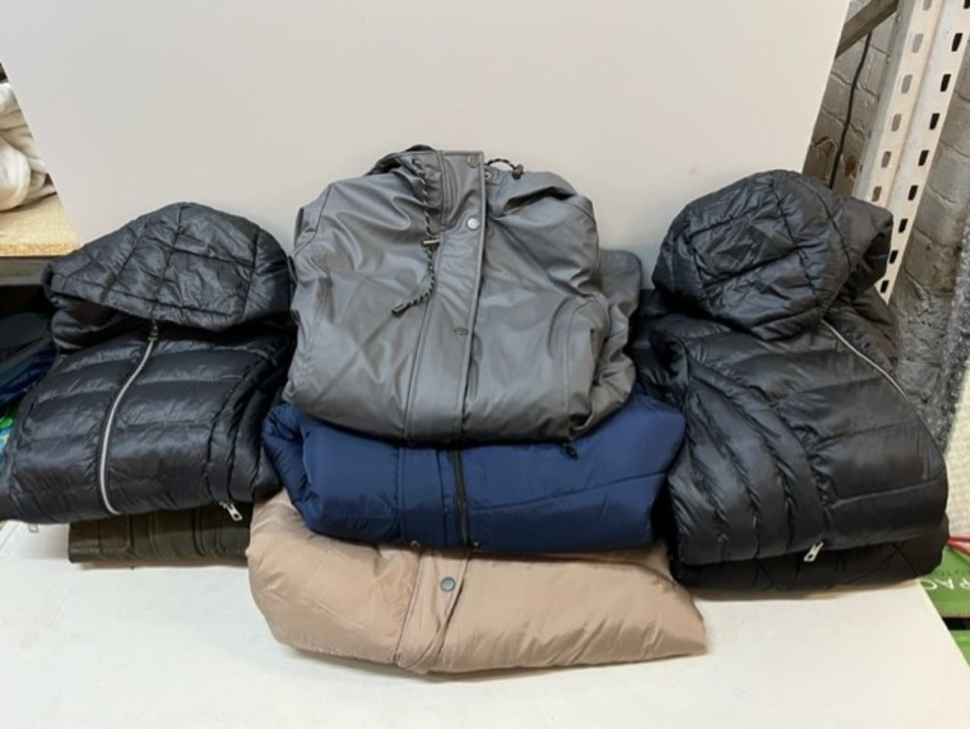 1 JOBLOT OF 6 JACKETS RRP Â£599