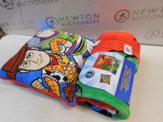 1 TOY STORY CHARACTER PILLOW AND OVERSIZED THROW SET RRP Â£24.99