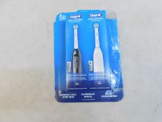 1 BOXED ORAL-B DB5 BATTERY TOOTHBRUSH, 2 PACK RRP Â£24.99
