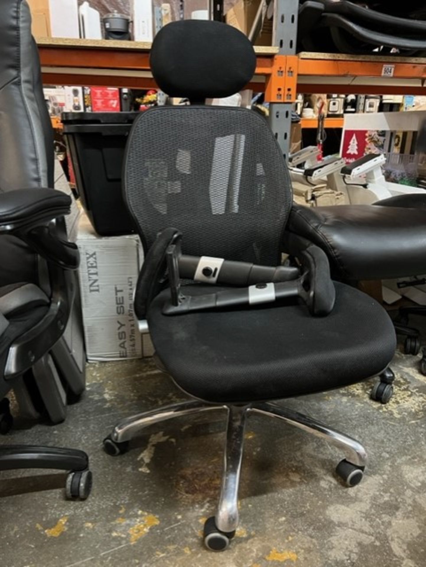 1 ERGO MESH OFFICE CHAIR RRP Â£199 (SPARES AND REPAIRS, NO SCREWS)