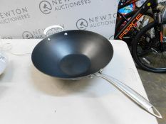 1 NORDIC WARE ALUMINIUM WOK WITH STAINLESS STEEL HANDLE, 35.5CM RRP Â£49.99