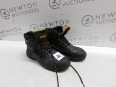 1 PAIR OF DEWALT STEEL TOE CAP SAFETY BOOTS UK SIZE 9 RRP Â£49