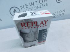 1 BOXED PACK OF 3 REPLAY MENS BOXERS SIZE M RRP Â£24.99