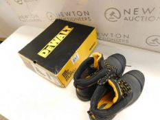 1 BOXED DEWALT INDUSTRIAL STEEL TOE BOOTS UK SIZE 8 RRP Â£99 (BRAND NEW BUT BOTH RIGHT FEET)
