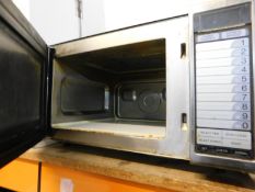 1 SHARP COMMERCIAL MICROWAVE 1000 WATTS R21ATP 28LTR STAINLESS STEEL RRP Â£299