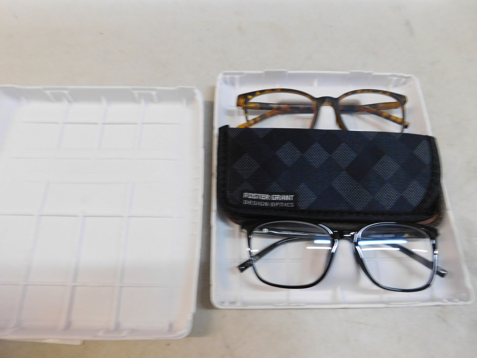 1 BOXED FOSTER GRANT DESIGN OPTICS +2.00 READING GLASSES RRP Â£19