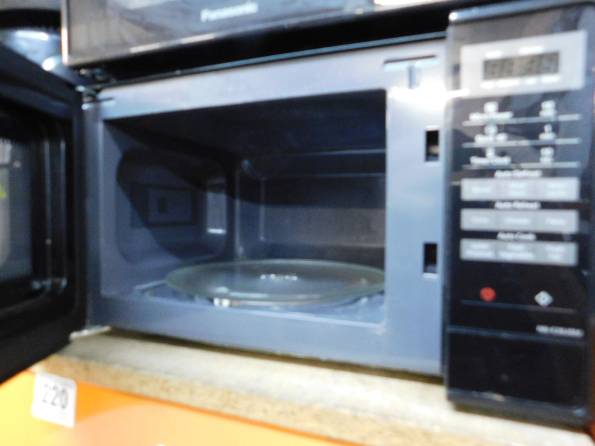 1 PANASONIC NN-E28JBM 800W 20L BLACK MICROWAVE OVEN RRP Â£89.99