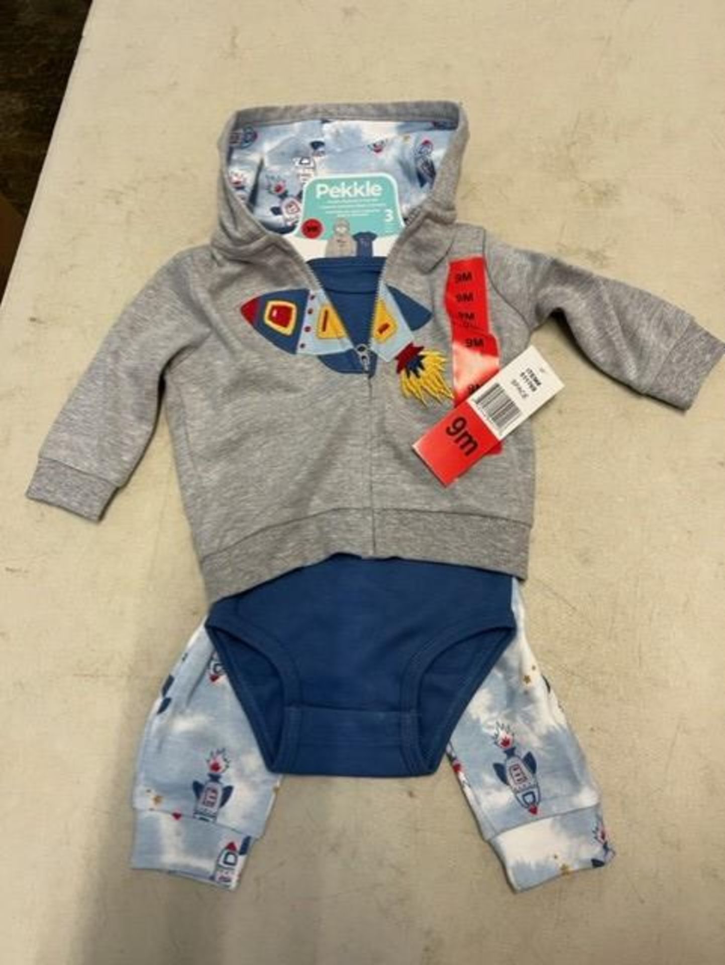 1 BRAND NEW PEKKLE 3 PIECE - HOODIE, BODYSUIT AND PANT SET SIZE 9M RRP Â£19