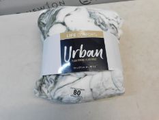 1 PACKED LIFE COMFORT URBAN PLUSH THROW 152 X 177 CM RRP Â£39