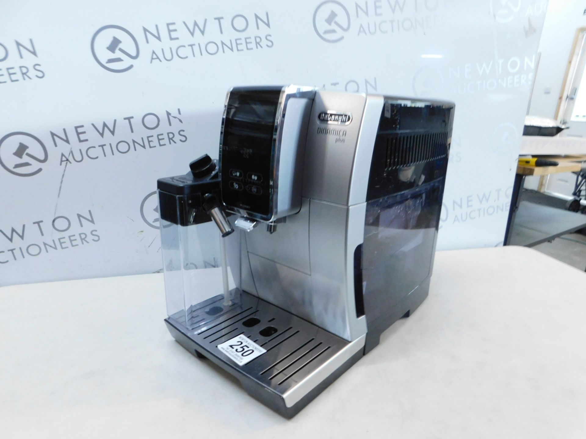 1 DE'LONGHI DINAMICA PLUS BEAN TO CUP COFFEE MACHINE ECAM370.70.B RRP Â£799