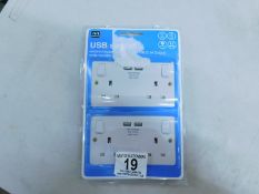 1 PACK OF 2 MASTERPLUG 2PK USB SWITCHED DOUBLE SOCKET RRP Â£39.99