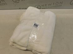 1 BROOKSTONE HEATED THROW 127 X 152 CM RRP Â£39.99