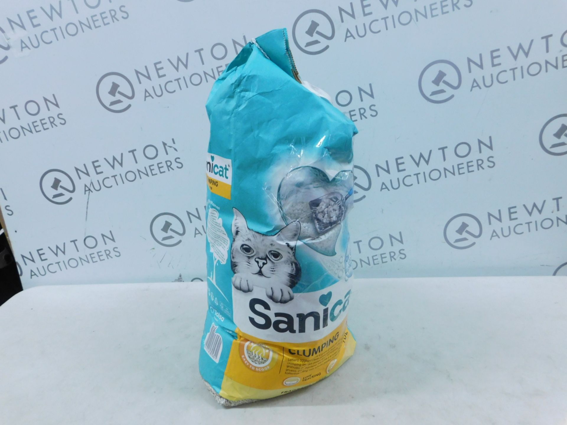 1 BAG OF SANICAT CLUMPING UNSCENTED CAT LITTER RRP Â£19.99