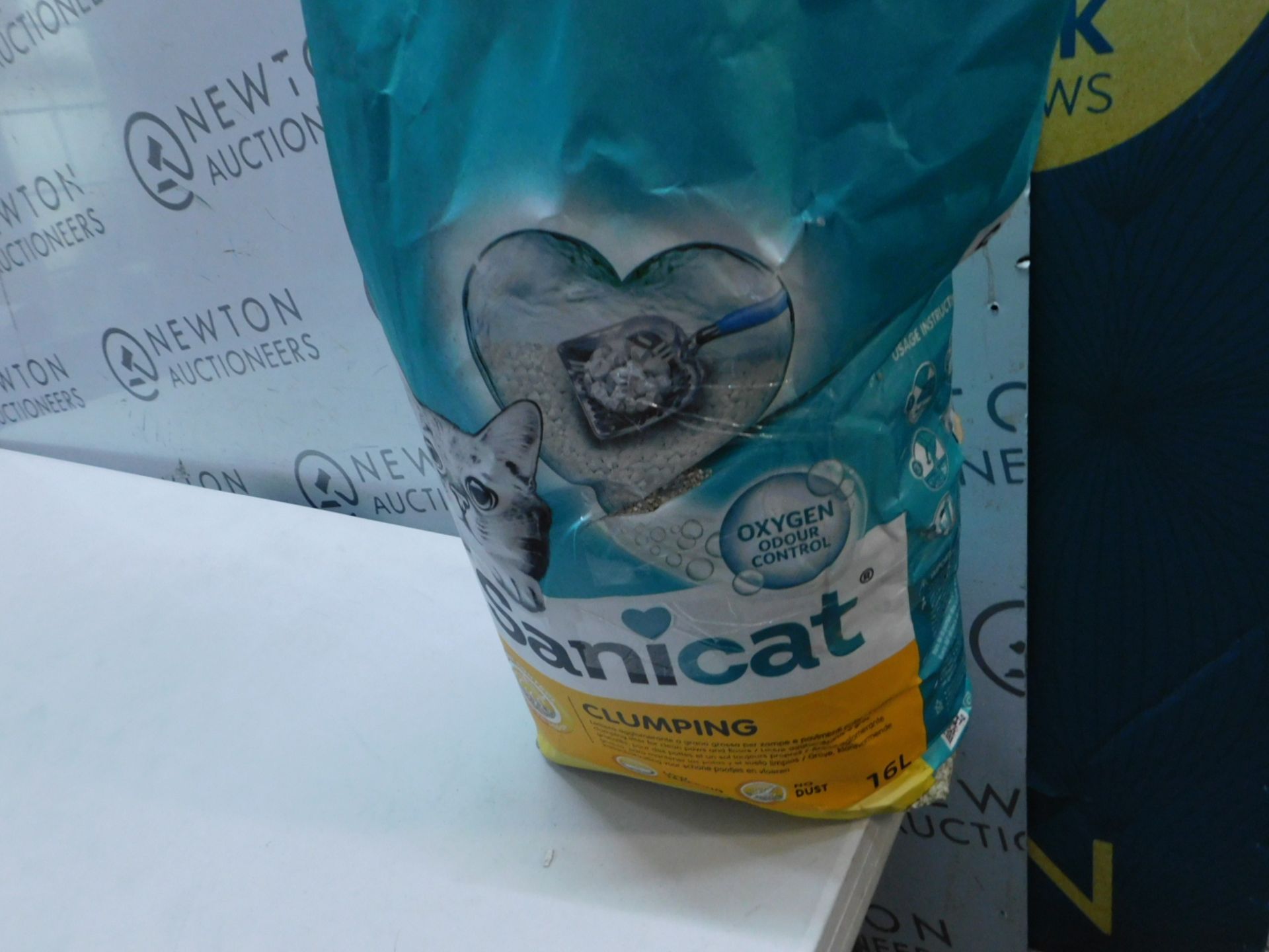 1 BAG OF SANICAT CLUMPING UNSCENTED 16L APPROX CAT LITTER RRP Â£19.99