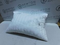 1 GRAND DOUBLE TOP GOOSE FEATHER & GOOSE DOWN PILLOW RRP Â£39.99